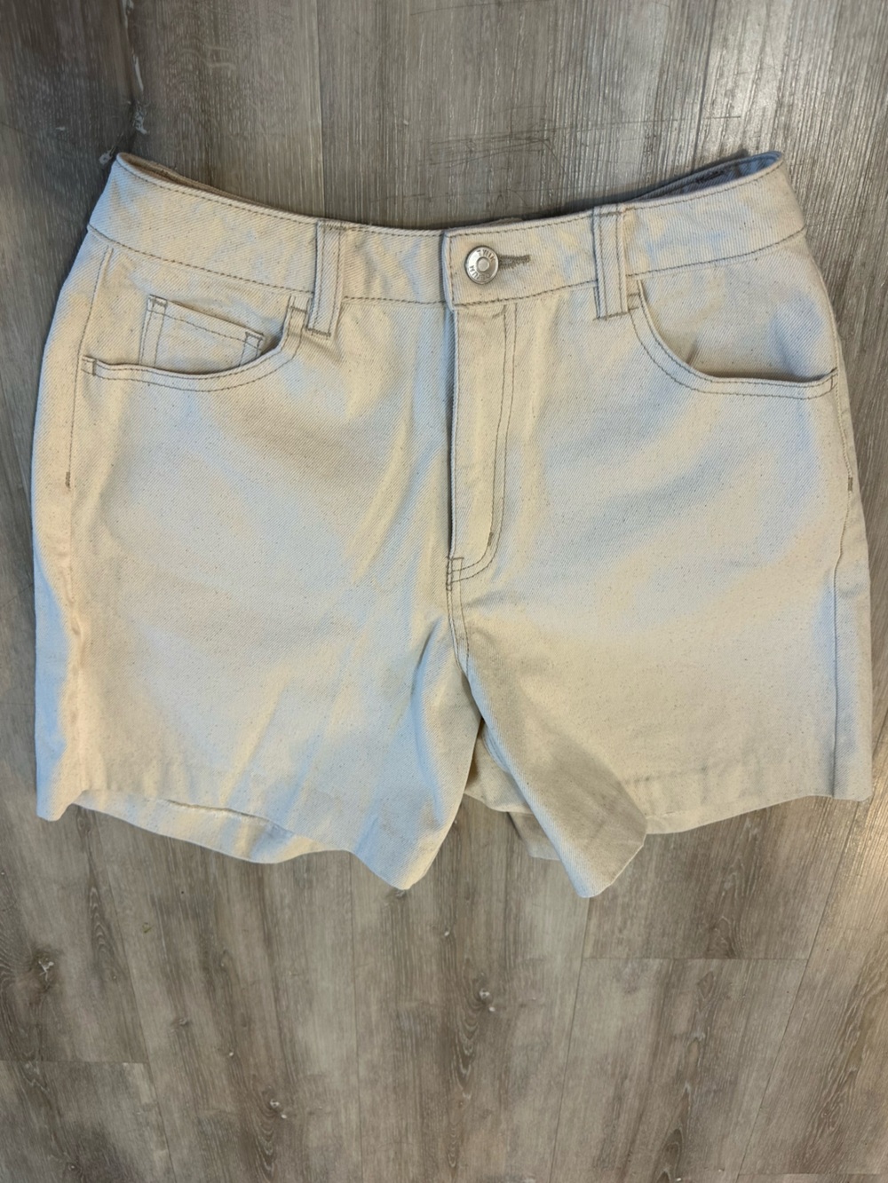 Simons Women’s High-Rise Light Beige Shorts, Size 27
